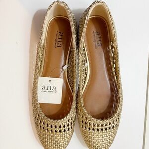a.n.a Knoll Gold Woven Flats Size 8